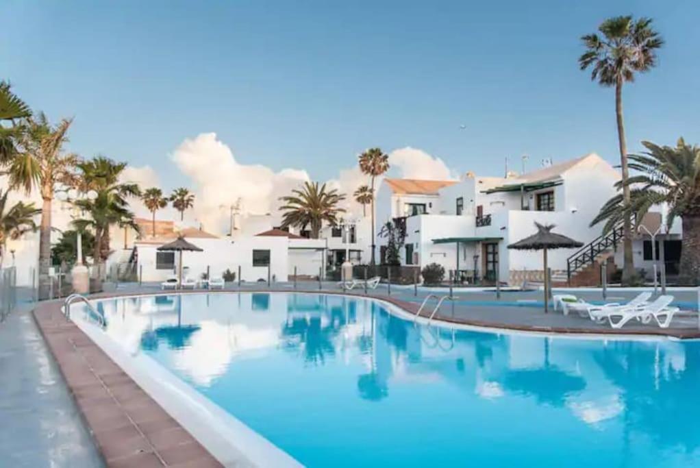 Lovely Apartment Near The Beach With Pool & Wifi カレタ・デ・フステ エクステリア 写真